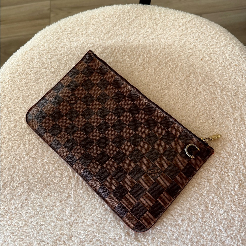 Louis Vuitton Neverfull Damier Medium Pochette